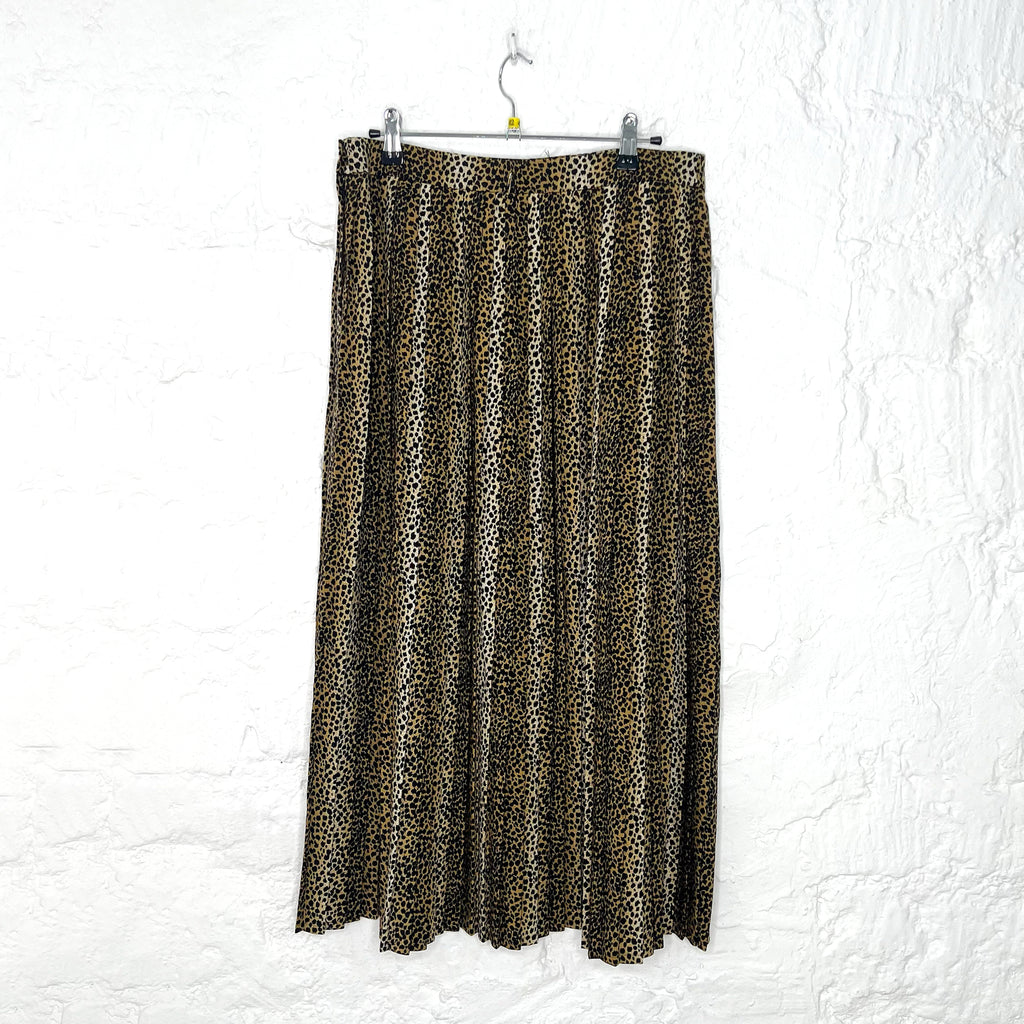 CÉLINE CELINE - Pleated Skirt Printed Leopard - ALE PARIS Luxury Vintage