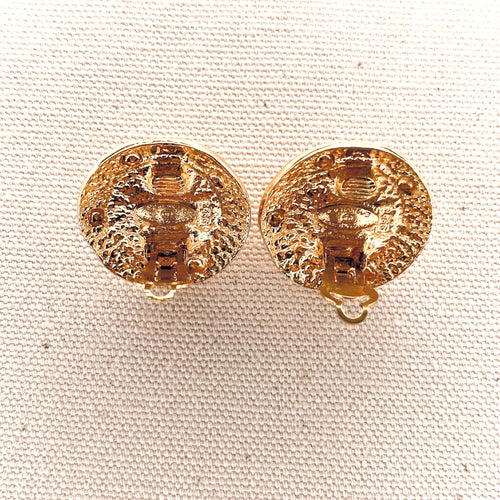 CHANEL CHANEL - Pearl Clip Earrings - ALE PARIS Luxury Vintage