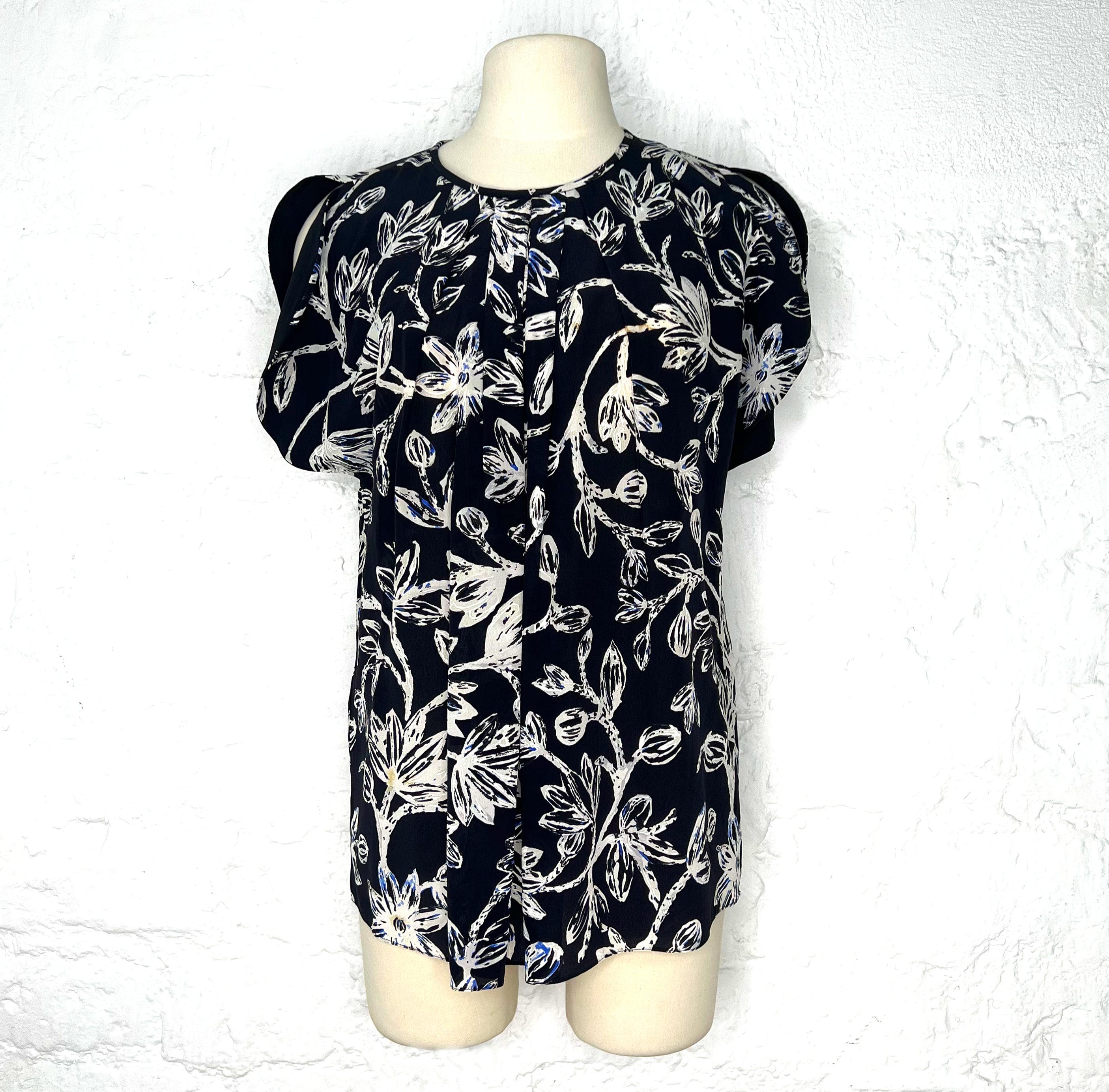 BALENCIAGA BALENCIAGA - Sleeveless Floral Black And White Blouse - ALE PARIS Luxury Vintage