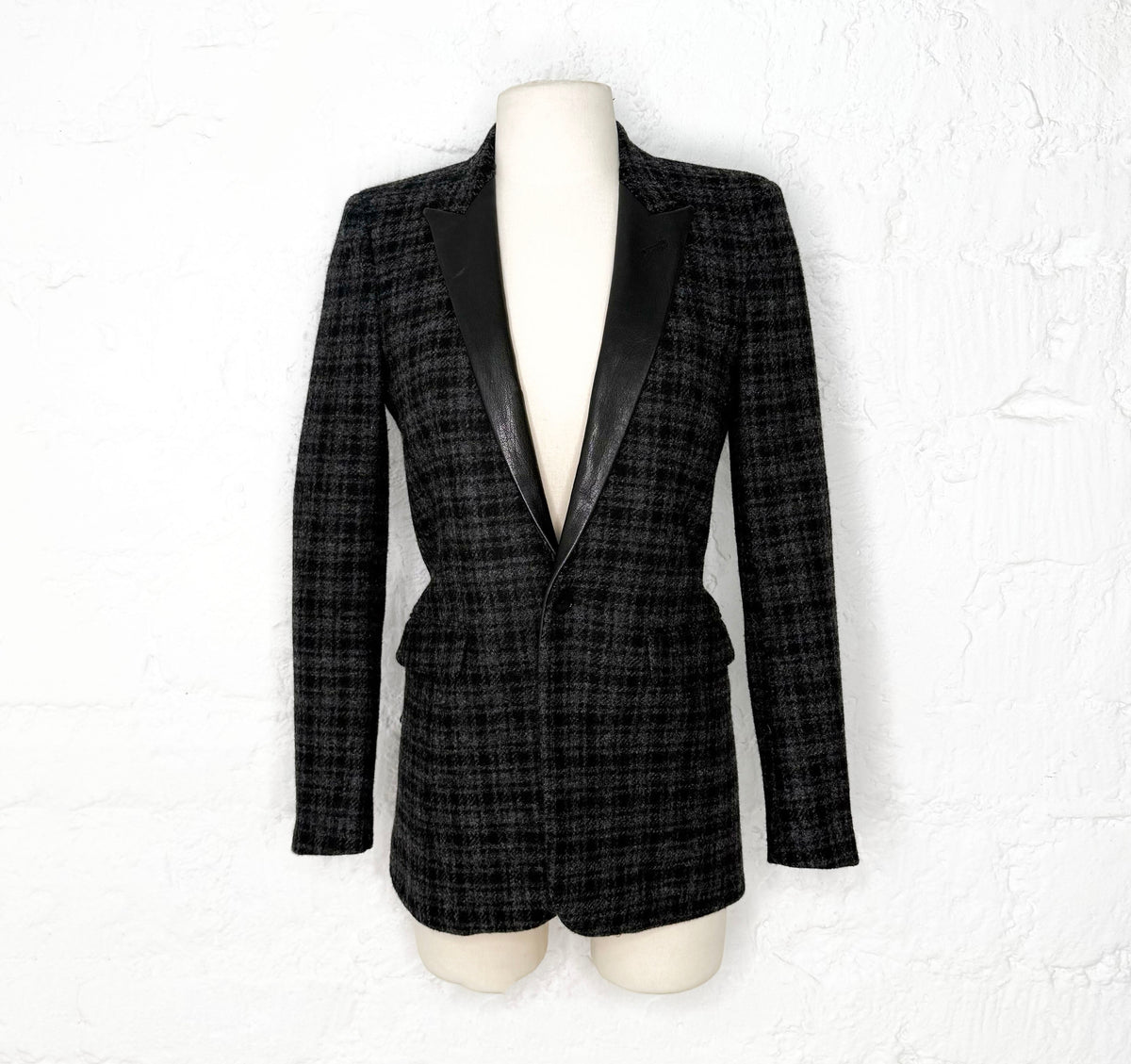 YVES SAINT LAURENT - Black jacket with leather on the collar