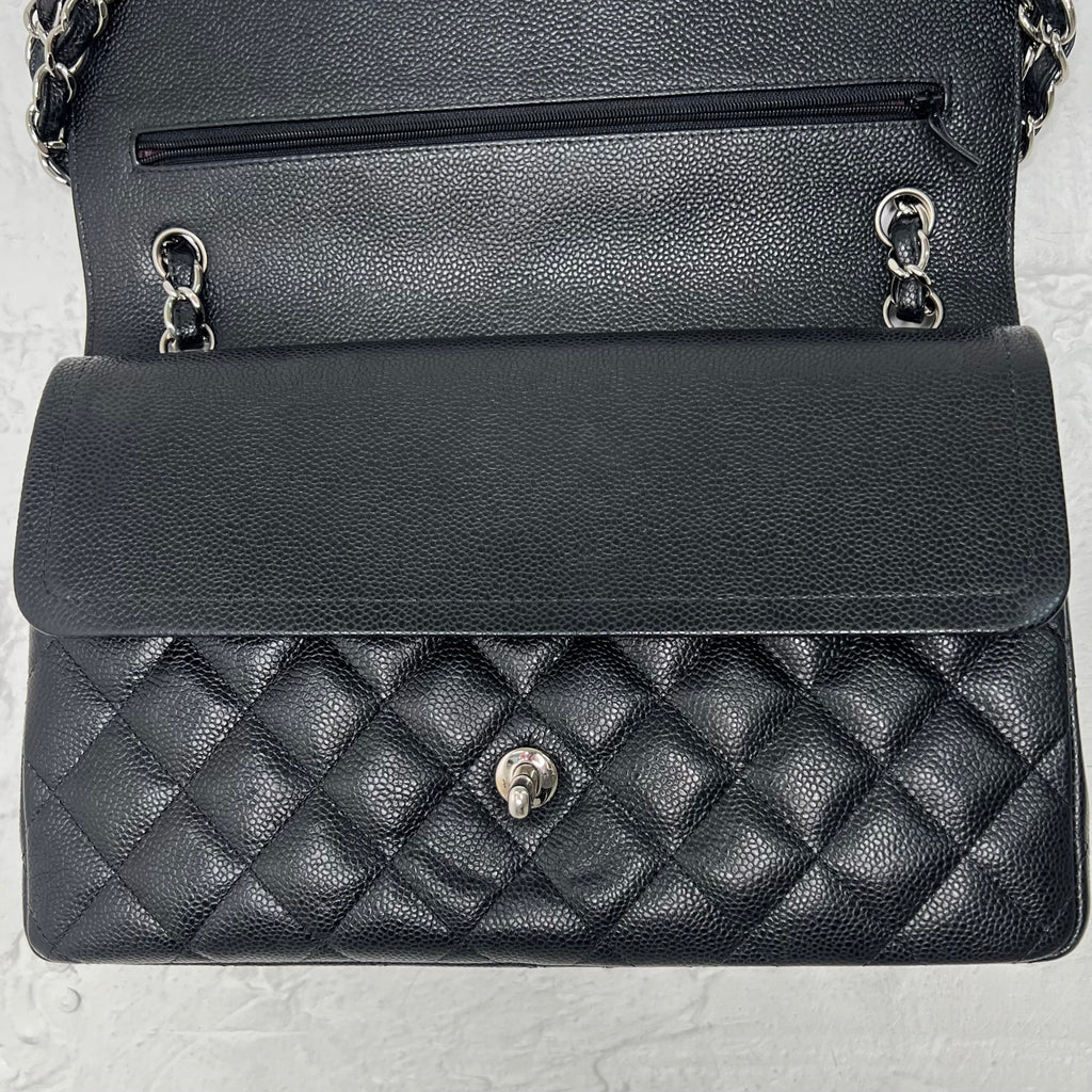 CHANEL - Black quilted caviar silver-tone jumbo black