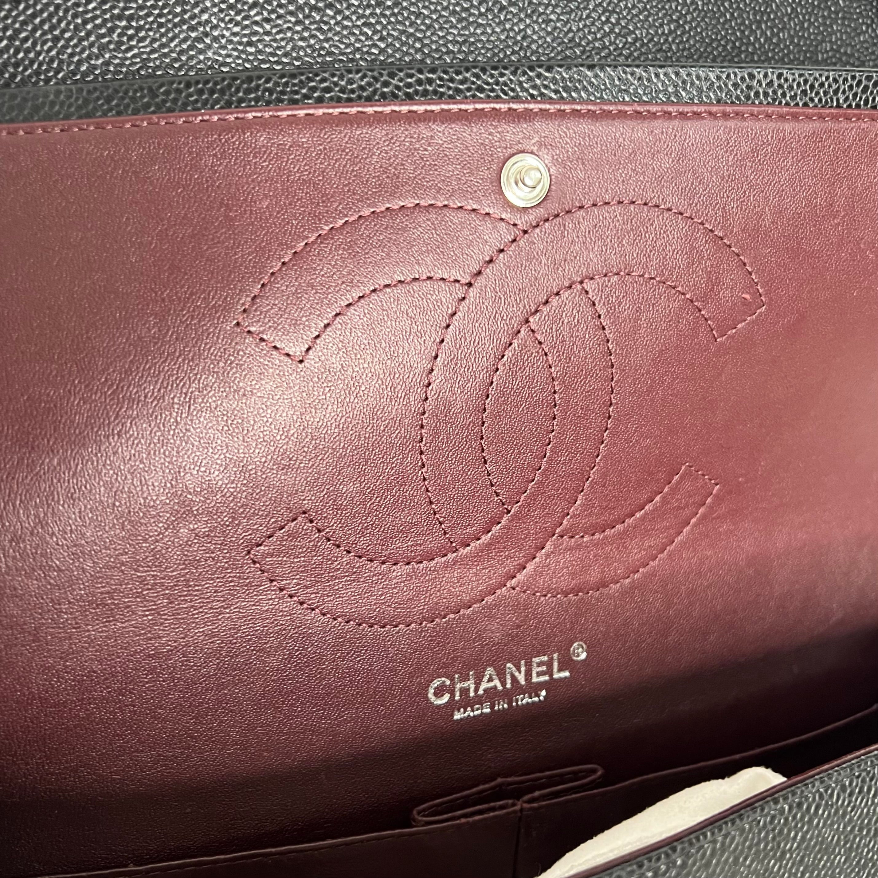 CHANEL - Black quilted caviar silver-tone jumbo black
