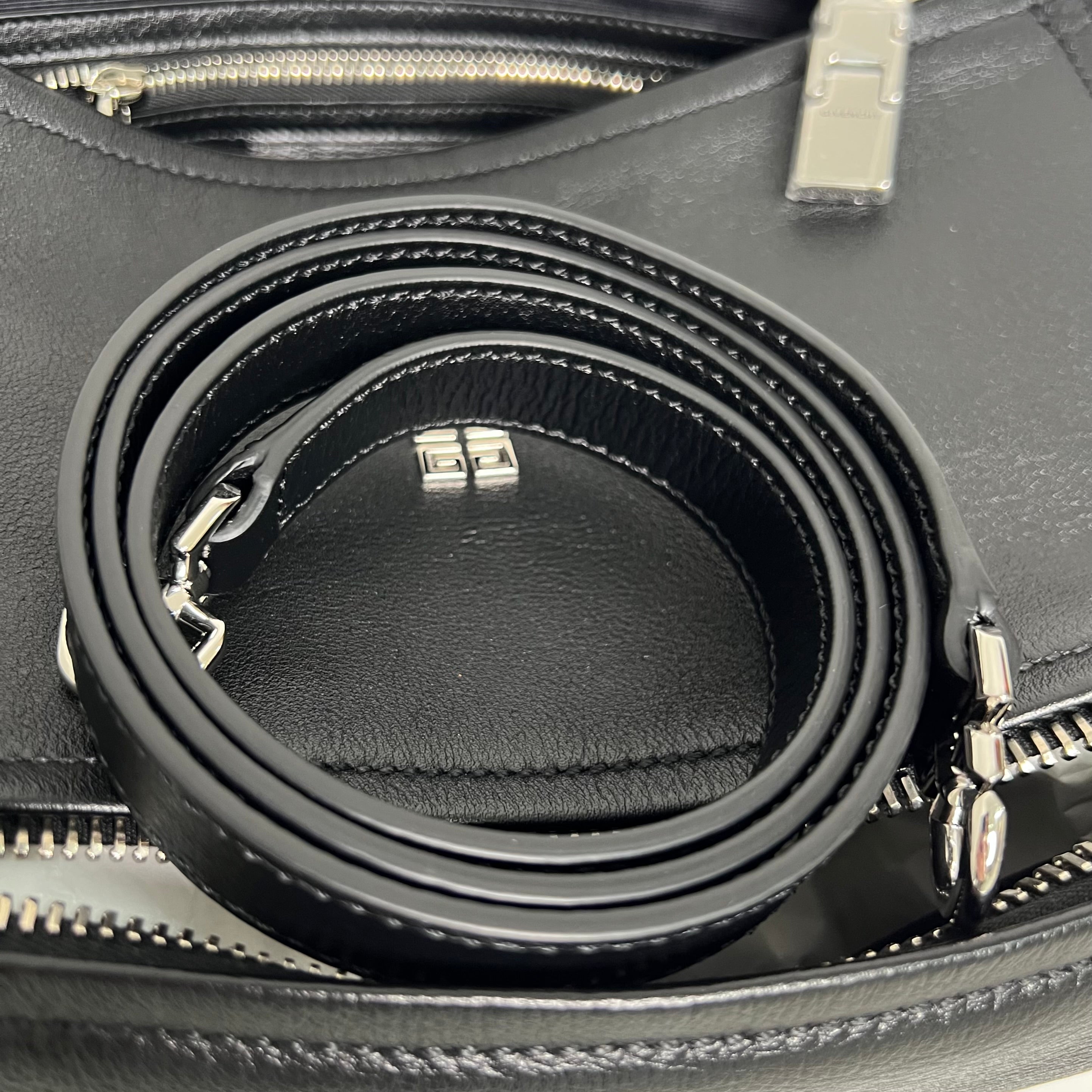 GIVENCHY - Black grained leather mini pandora bag
