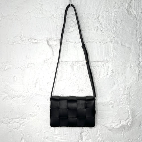 BOTTEGA VENETA - Black intreccio leather shoulder bag