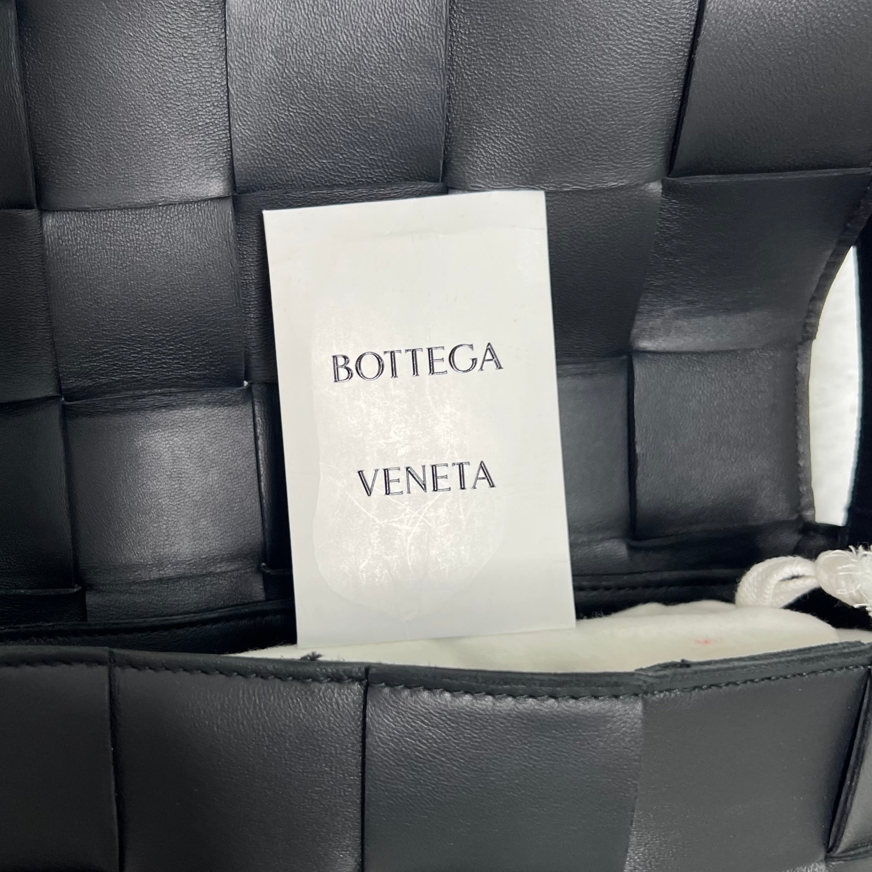 BOTTEGA VENETA - Black intreccio leather shoulder bag