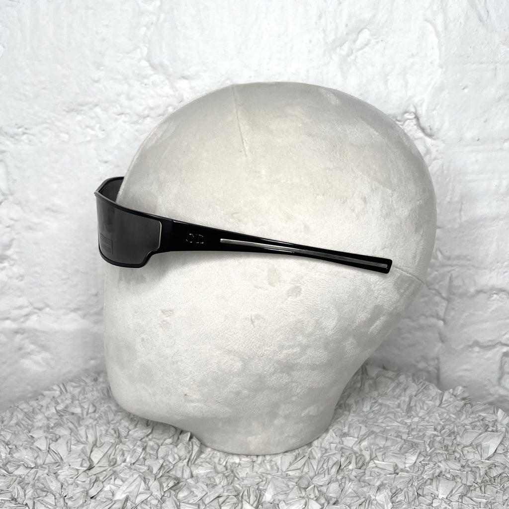 CHRISTIAN DIOR - Black VB7 curved sunglasses