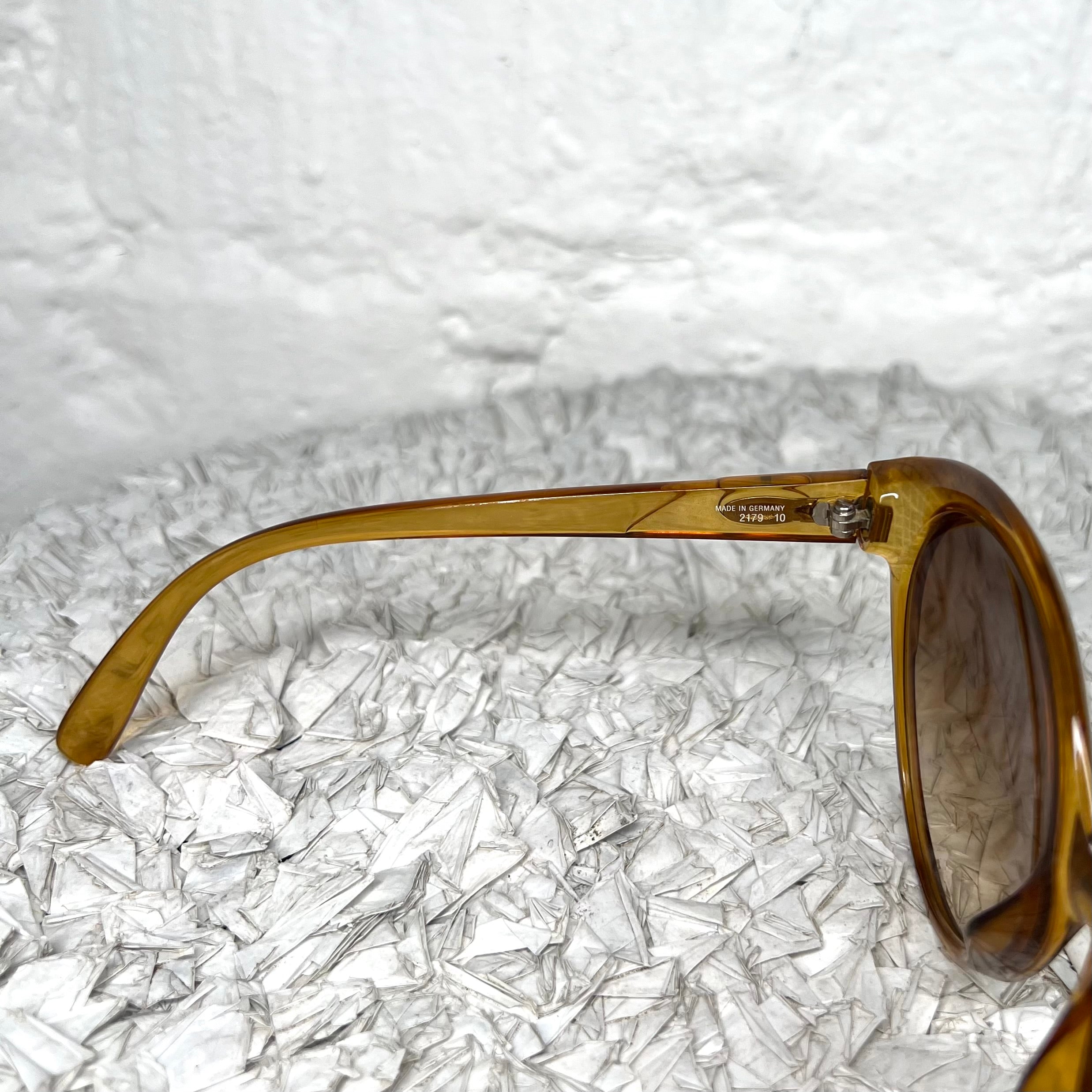 CHRISTIAN DIOR - Beige vintage CD logo sunglasses